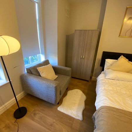 Extra Large Room In New House At Citywest Dublin Bagian luar foto