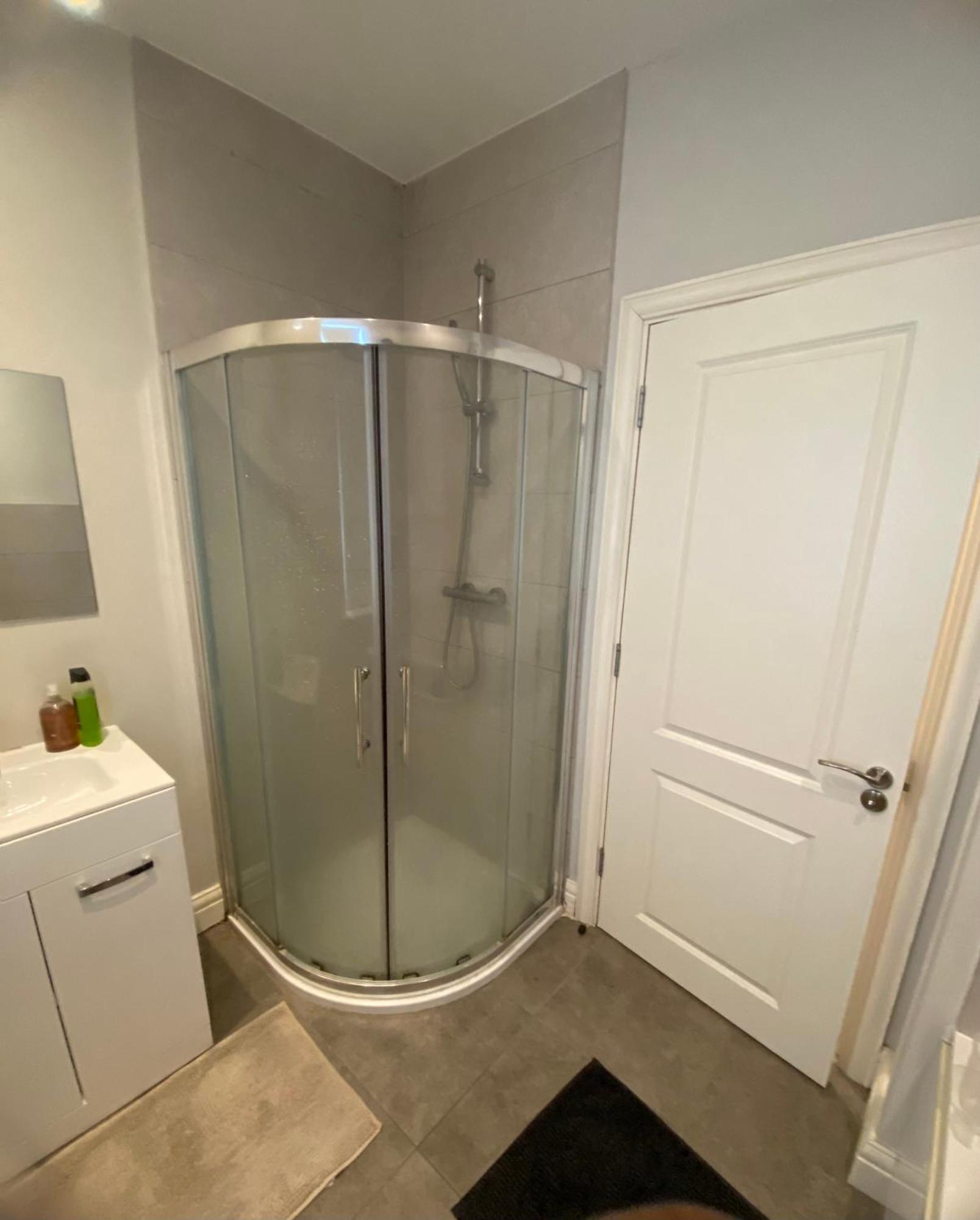 Extra Large Room In New House At Citywest Dublin Bagian luar foto