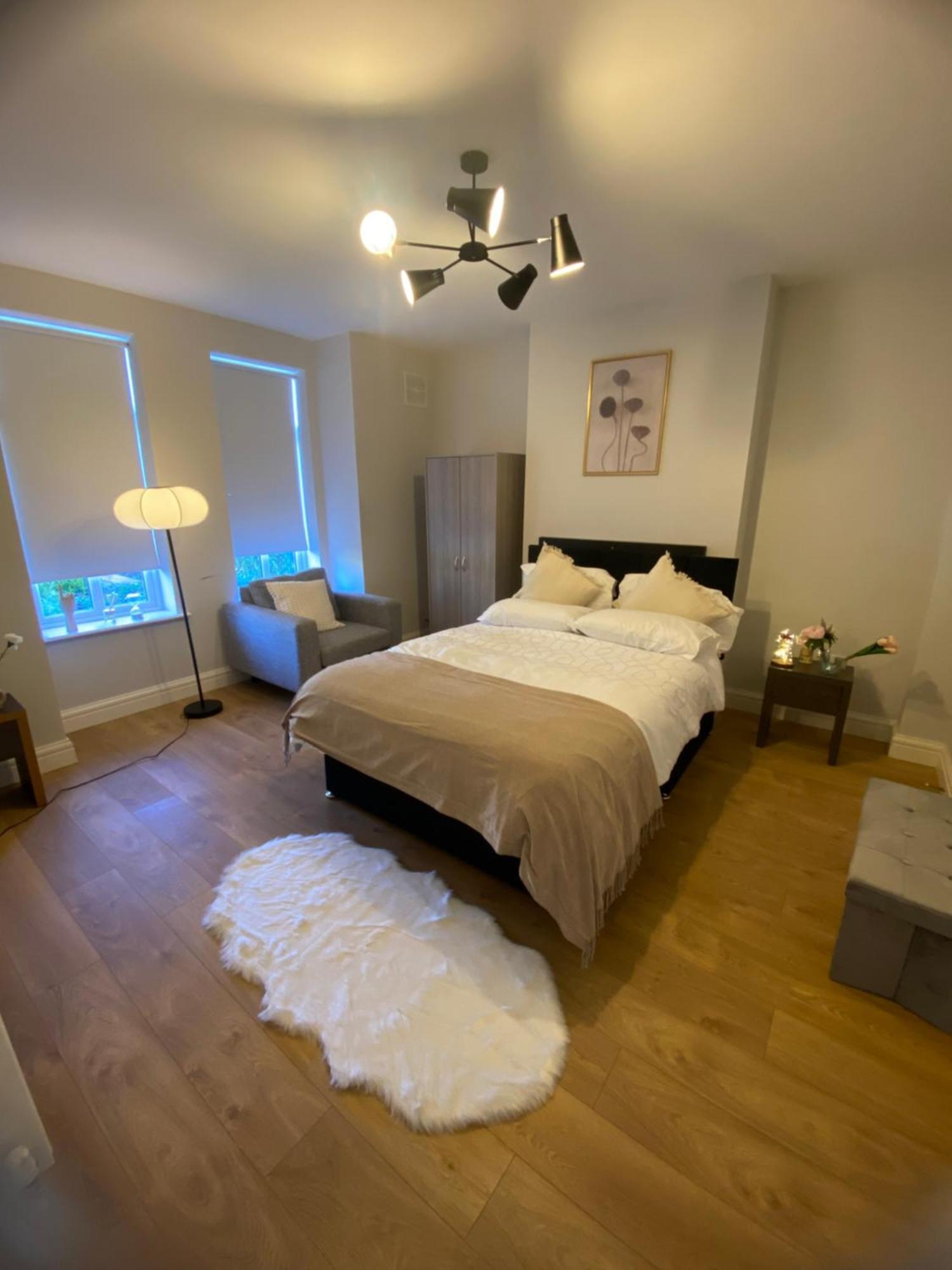 Extra Large Room In New House At Citywest Dublin Bagian luar foto